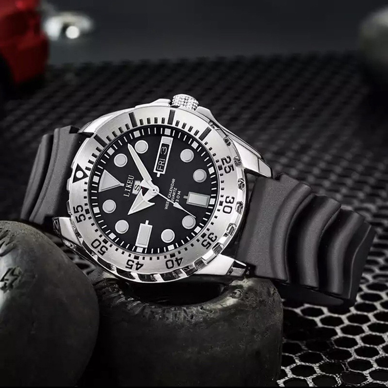 Stainless Steel No 5 Men's Lum - đánh giá và giá Smartwatch Nexus